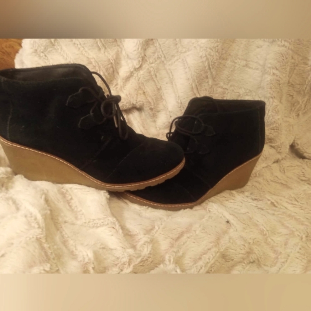 Toms wedges